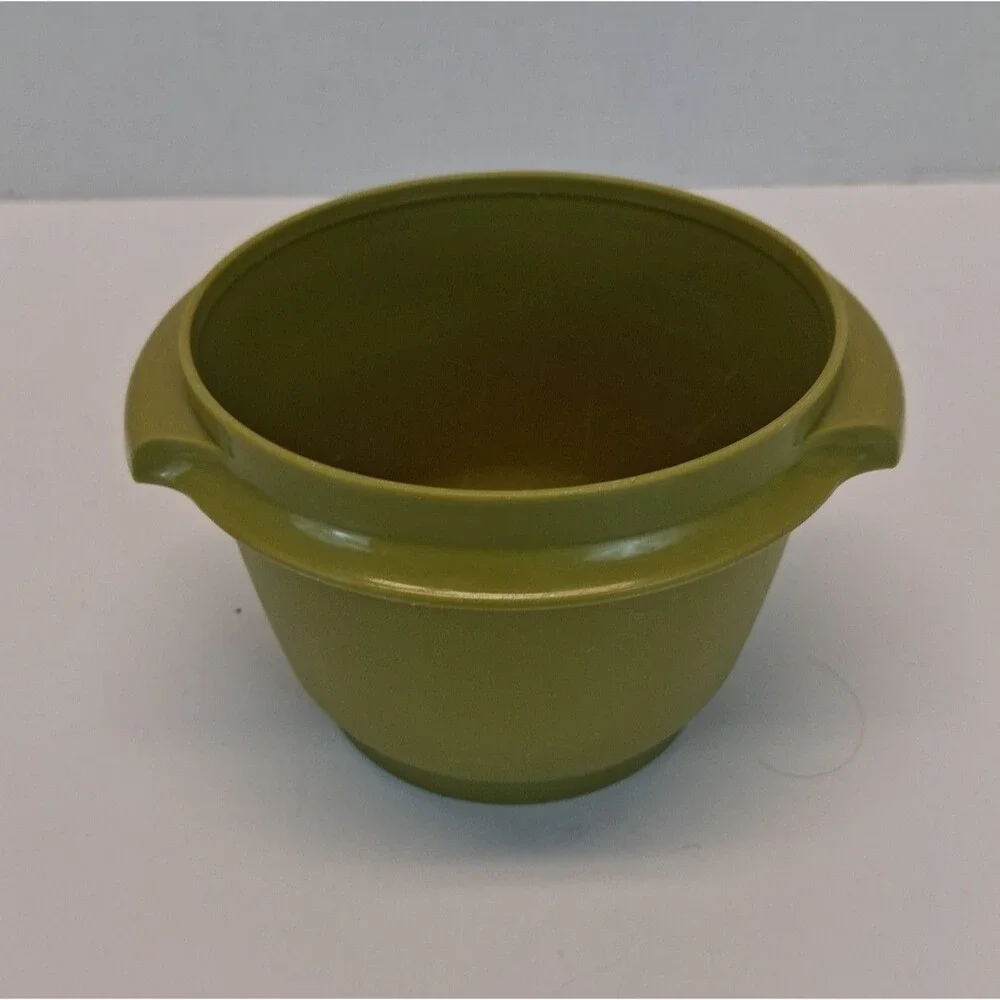 Vintage Tupperware 886-33 Avocado Green 16 oz Bowl Made in USA MCM 1970s Retro